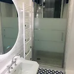 Bas Villa, Vue Mer, Centre Ville, Paradis, Calme Appartement *