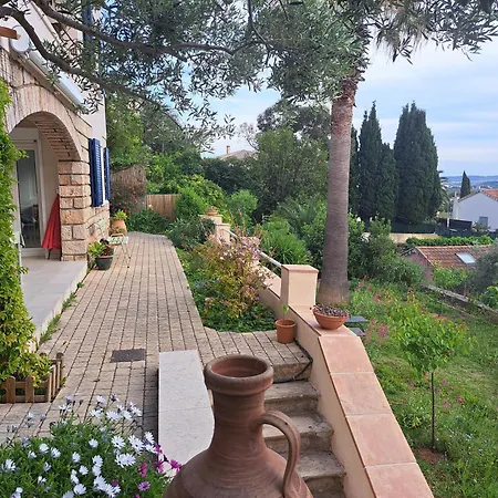 Bas Villa, Vue Mer, Centre Ville, Paradis, Calme * Йер